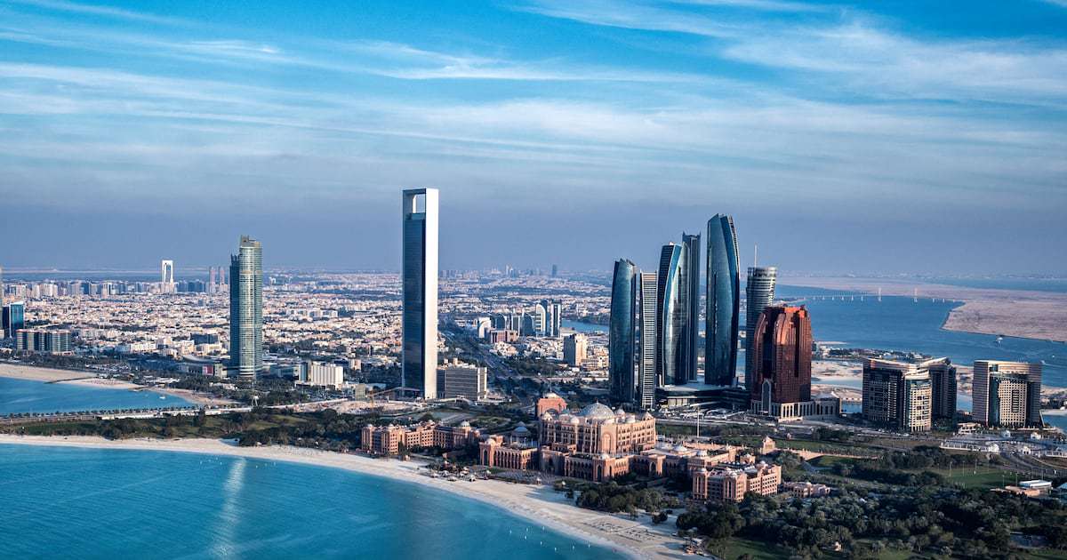 ابوظبی مهلت فعالیت بدون دفتر کار برای دارندگان مجوز تاجر را یک سال دیگر تمدید کرد