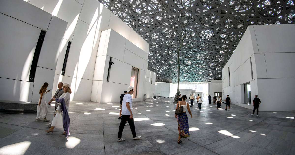 لوور ابوظبی از وام‌گیرنده به وام‌دهندهٔ آثار هنری جهان تبدیل شد